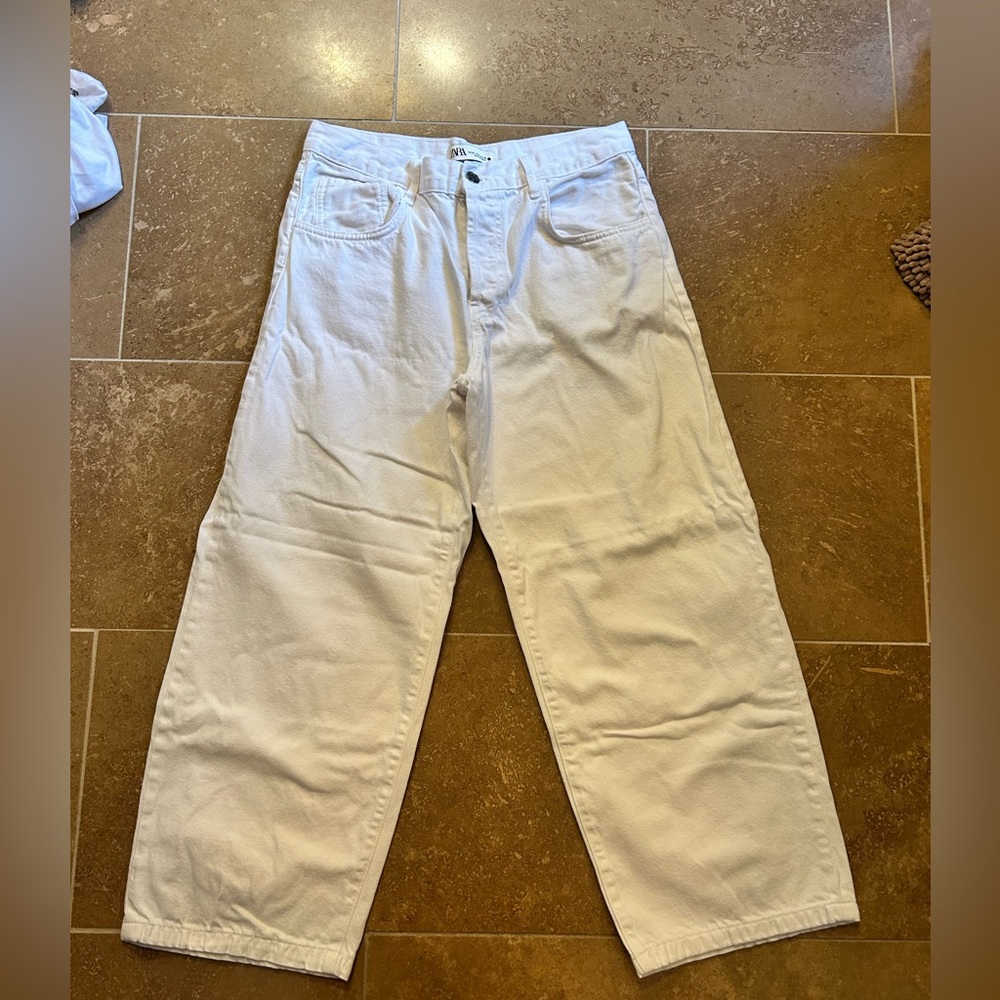 Zara high rise baggy cropped white jeans size 8
